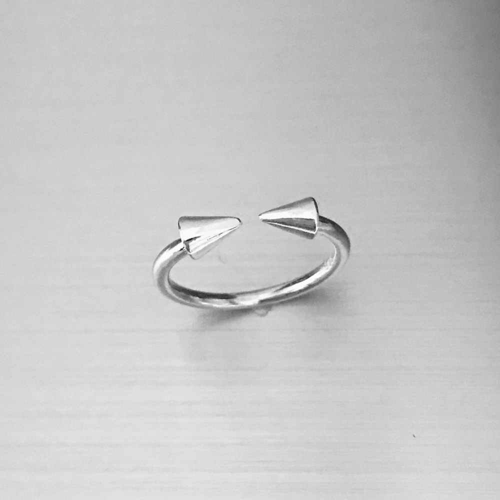 Sterling Silver Double Arrow Toe Ring - image 2
